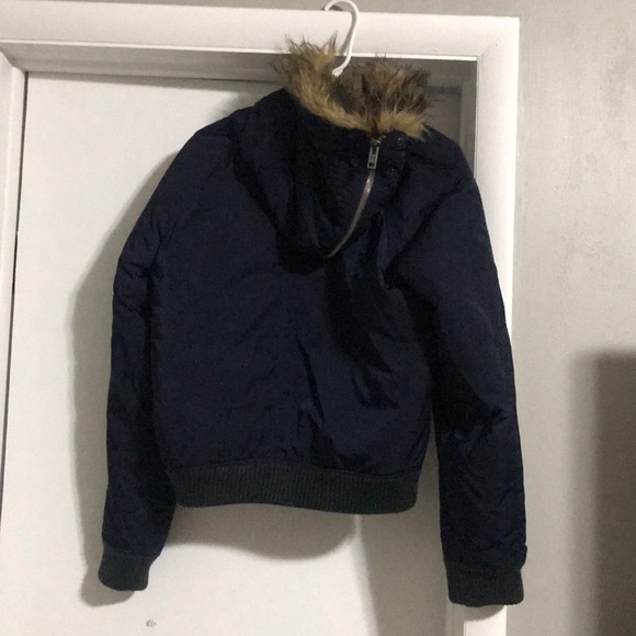 Women’s American Eagle coat - Picture 2 of 3